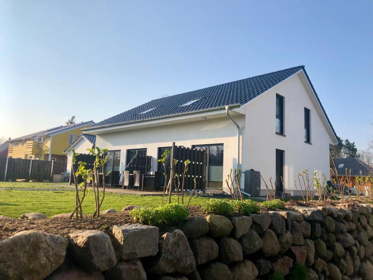 Ferienhaus Traumspot Wiek auf Rügen Exterior foto